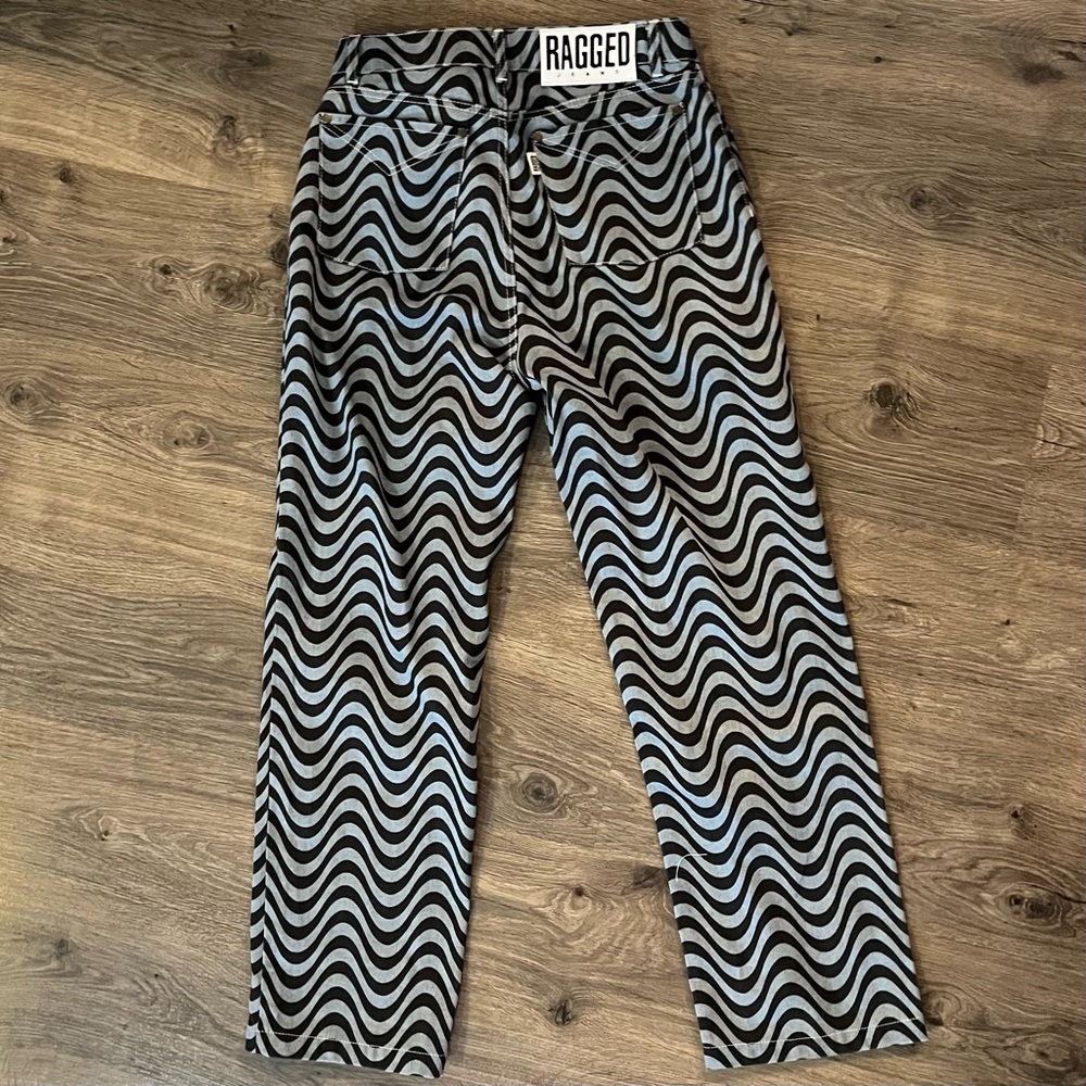Wave Patterned Black And Gray Pants - image 3